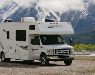 [Demo] Ford Truck bazės kemperis su Amerikos siela