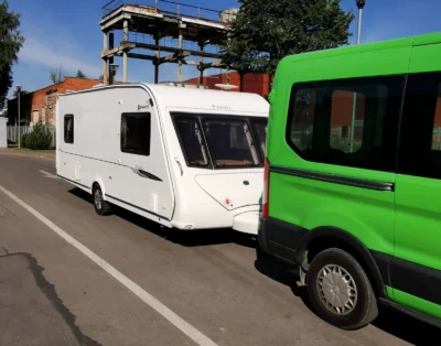 Elddis prikabinamo namelio nuoma